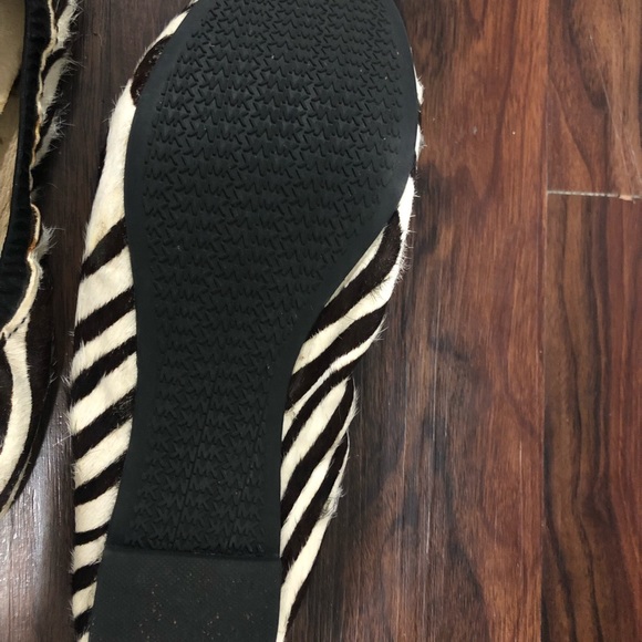 Michael Kors size 7 zebra flats - Picture 3 of 5
